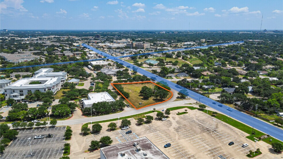2100 29th st, Bryan, TX à louer - Photo de l’immeuble – Image 3 sur 6