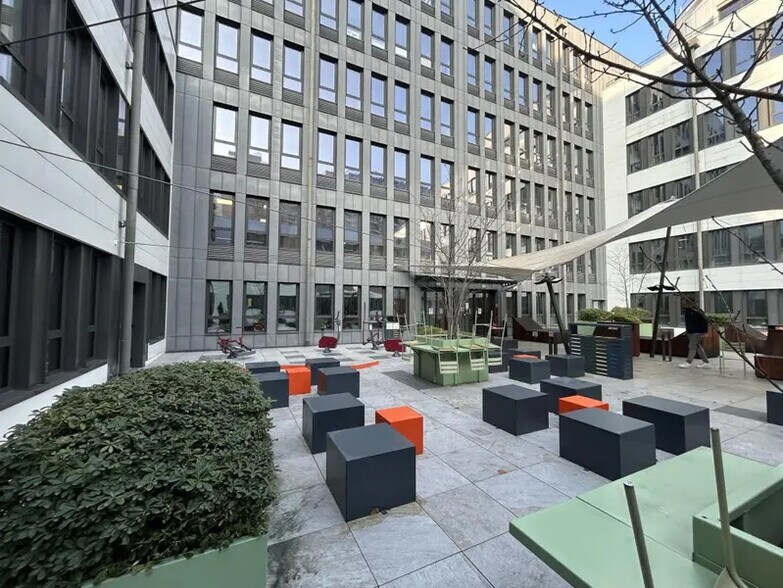 35-37 Rue Louis Guérin, Villeurbanne à louer - Photo de l’immeuble – Image 3 sur 4