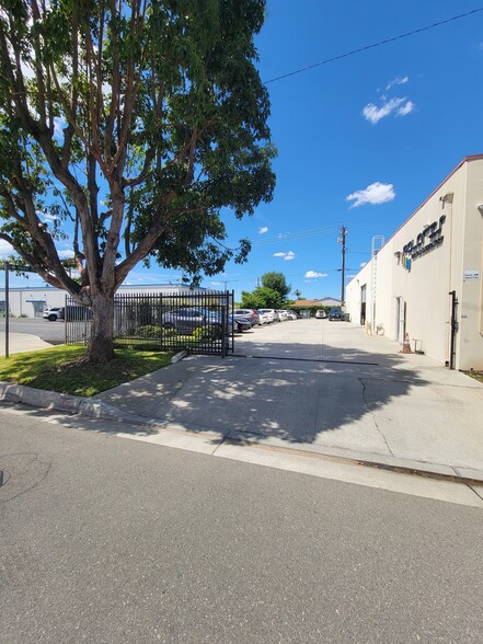 16737 Parkside Ave, Cerritos, CA à vendre - Photo de l’immeuble – Image 3 sur 17