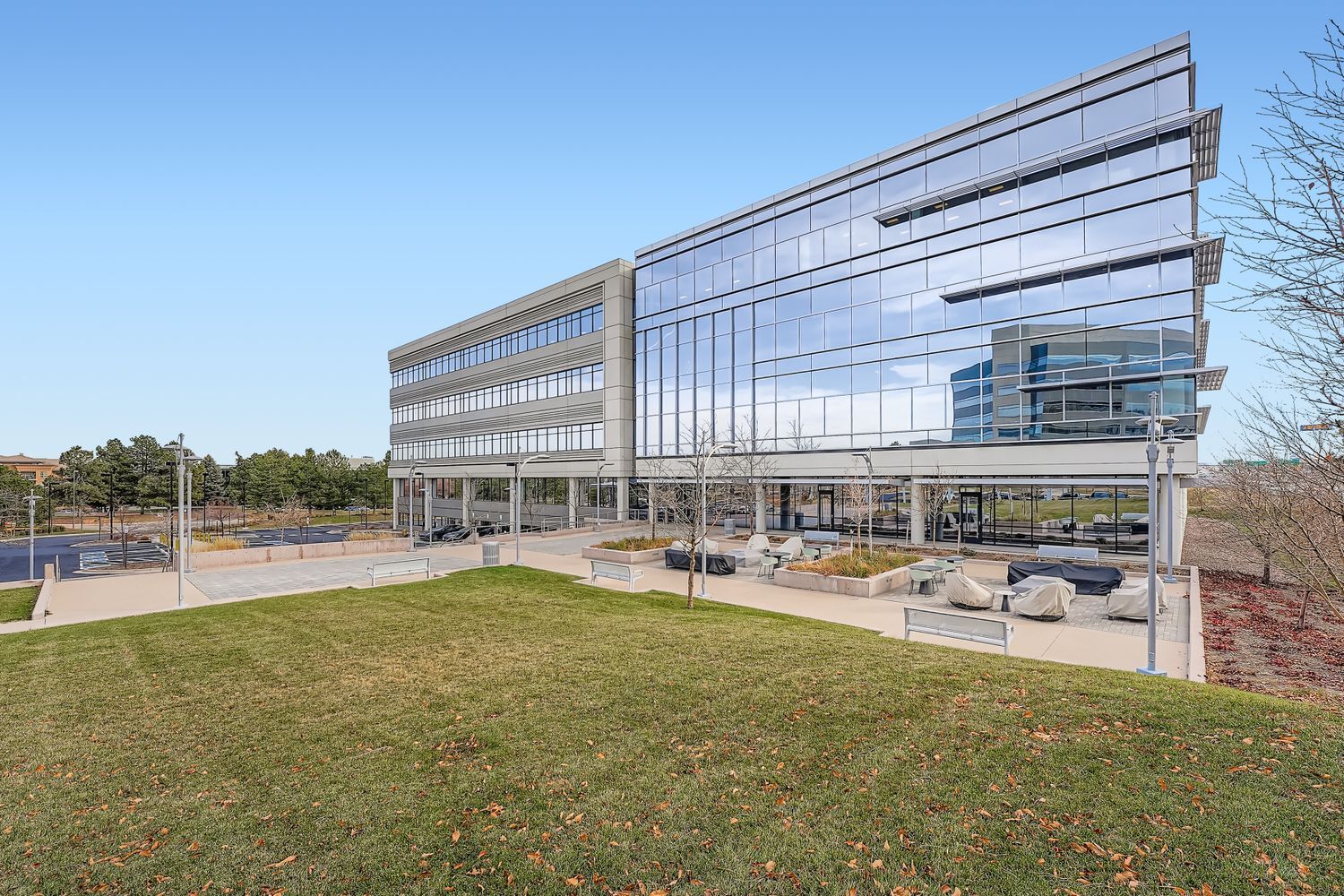 169 Inverness Dr W, Englewood, CO à louer Photo de l’immeuble– Image 1 sur 23