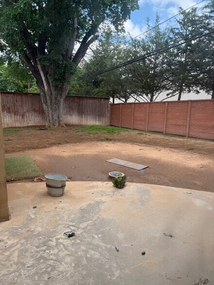 251 Carroll St, Fort Worth, TX à vendre - Photo de l’immeuble – Image 3 sur 9