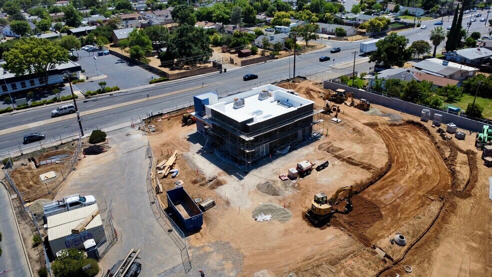 7945 Elder Creek rd, Sacramento, CA à louer - Photo de la construction – Image 3 sur 10