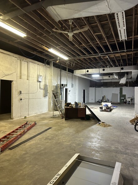 398 Auburn Rd, Pontiac, MI à louer - Photo intérieure – Image 2 sur 16