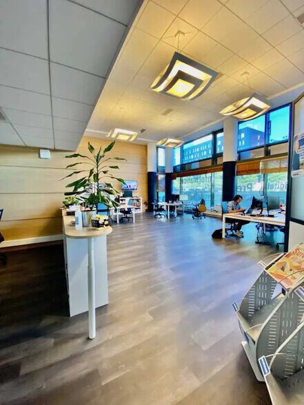 Local commercial dans Le Havre à louer - Photo de l’immeuble – Image 1 sur 8