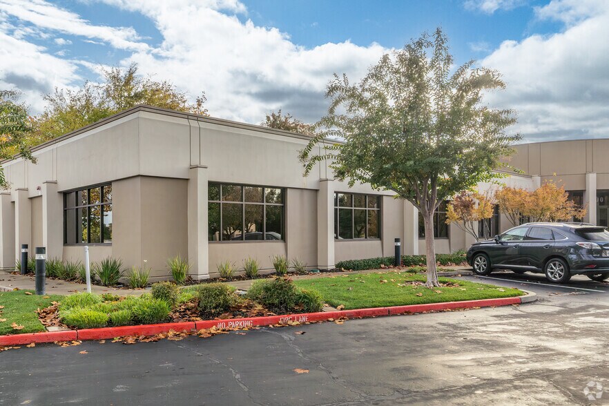 9300 W Stockton Blvd, Elk Grove, CA à louer - Photo de l’immeuble – Image 3 sur 3