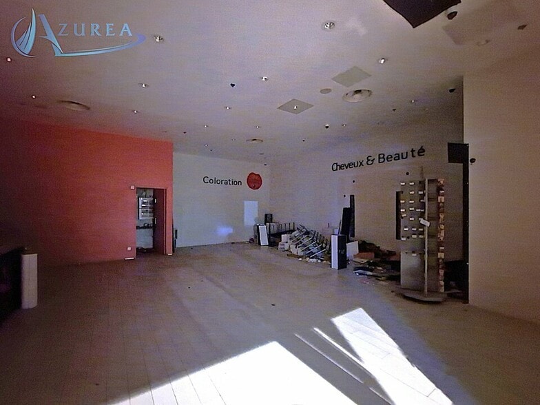 Local commercial dans Nice à louer - Photo intérieure – Image 2 sur 3
