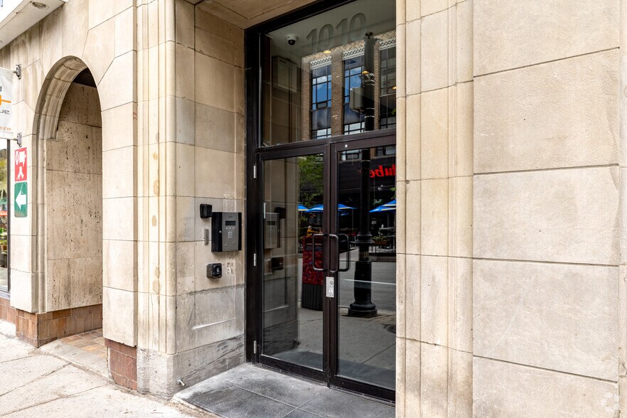 1014 Rue Sainte-Catherine E, Montréal, QC à louer - Photo de l’immeuble – Image 2 sur 3