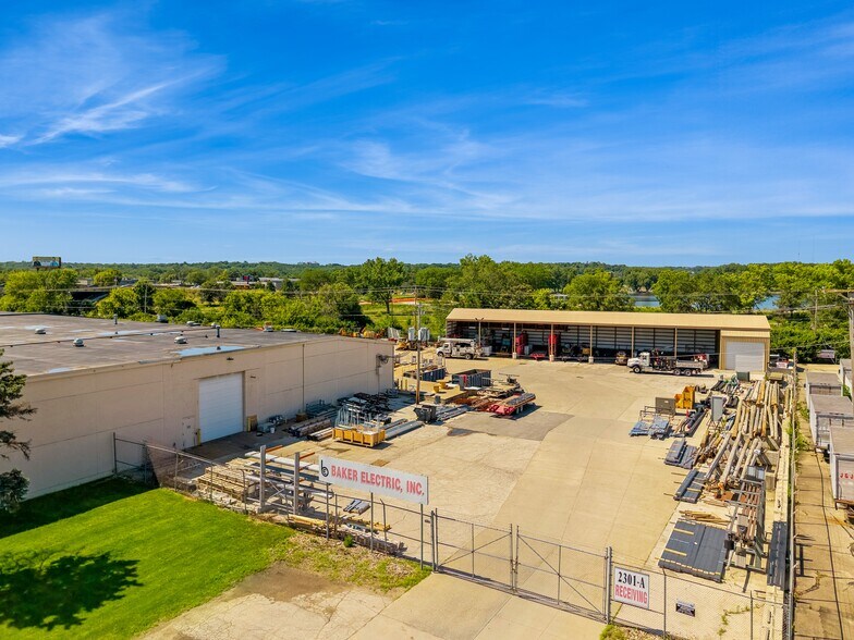 2301 Fleur Dr, Des Moines, IA à louer - Photo de l’immeuble – Image 2 sur 80