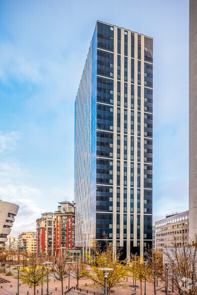 7 Allée De L'Arche, Courbevoie à louer - Photo de l’immeuble – Image 2 sur 3