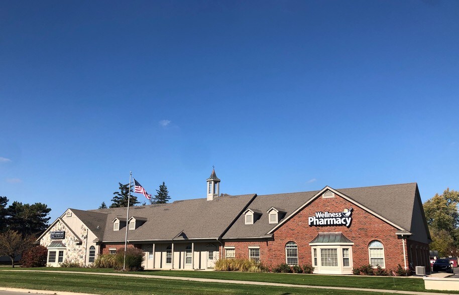 215 E Big Beaver Rd, Troy, MI à louer - Photo principale – Image 1 sur 10