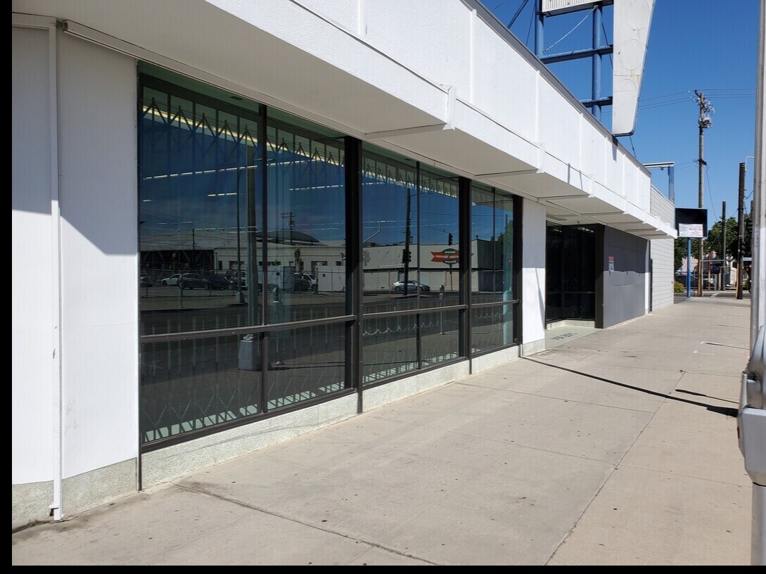 716 Broadway St, Fresno, CA à louer Photo de l’immeuble– Image 1 sur 12