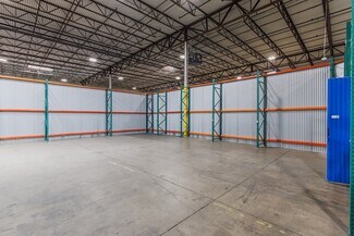 Plus de détails pour 11410-11420 Mathis Ave, Farmers Branch, TX - Industriel/Logistique à louer