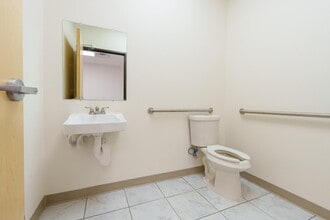 4747 Hondo Pass Dr, El Paso, TX à louer Photo intérieure– Image 2 sur 5
