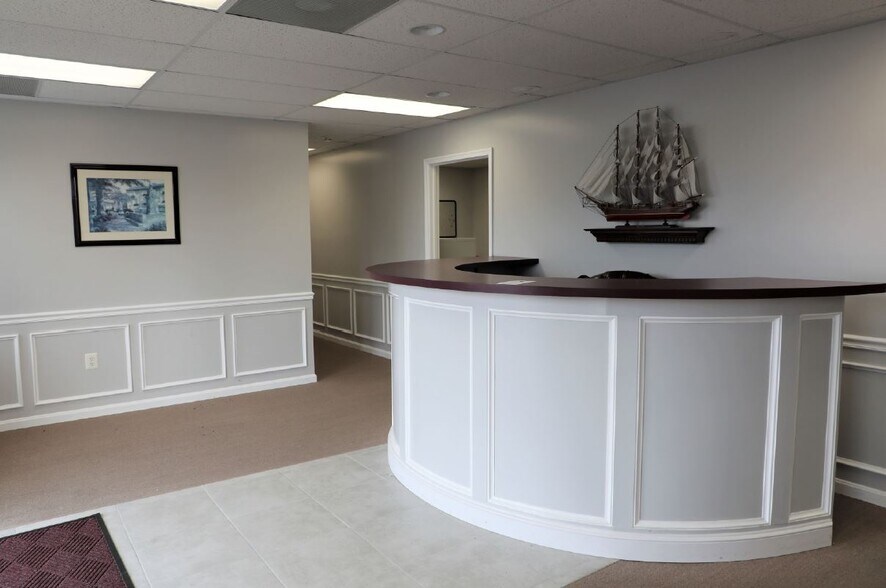 11805 Pika Dr, Waldorf, MD à louer - Photo de l’immeuble – Image 2 sur 5