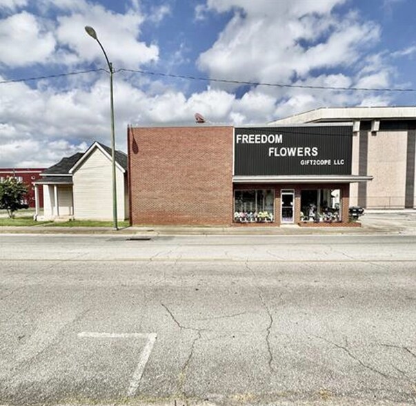 1322 Wilmer Ave, Anniston, AL à vendre - Photo de l’immeuble – Image 1 sur 3