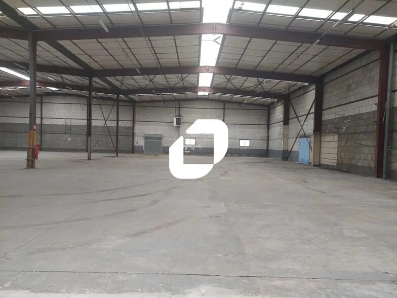 Bureau dans Plaisir à louer - Photo intérieure – Image 1 sur 11