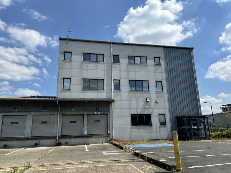 19 Millmarsh Ln, Enfield à louer - Photo de l’immeuble – Image 2 sur 10