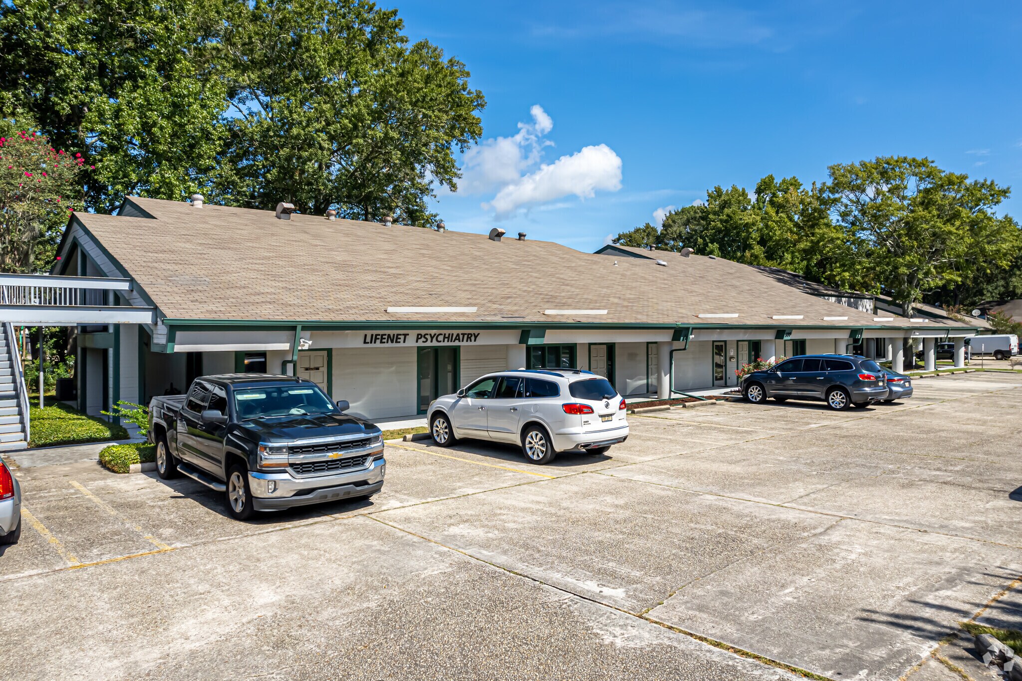 200 Mariners Plaza Dr, Mandeville, LA à louer Photo principale– Image 1 sur 9