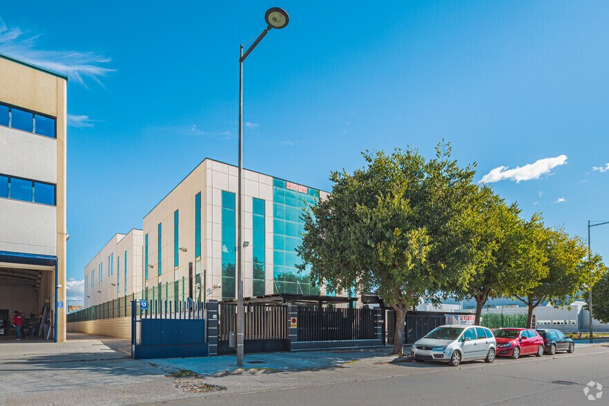 Calle Arnaldo de Vilanova, 5, Getafe, Madrid à louer - Photo de l’immeuble – Image 2 sur 10