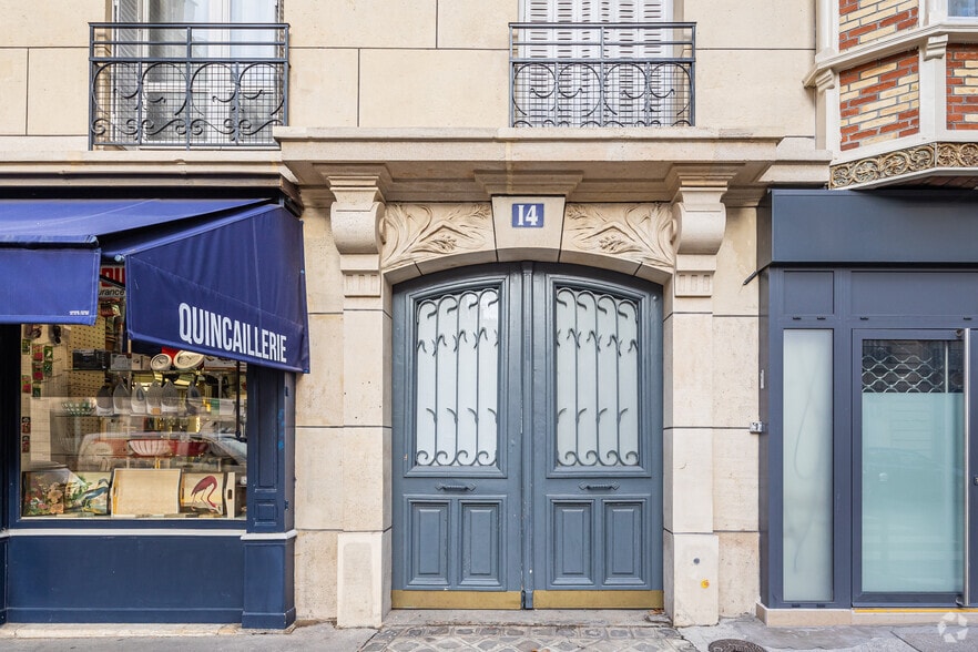 14 Rue Edmond Valentin, Paris à louer - Photo de l’immeuble – Image 3 sur 4