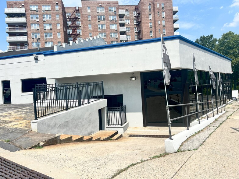 1245 Central Park Ave, Yonkers, NY à louer - Photo de l’immeuble – Image 2 sur 67