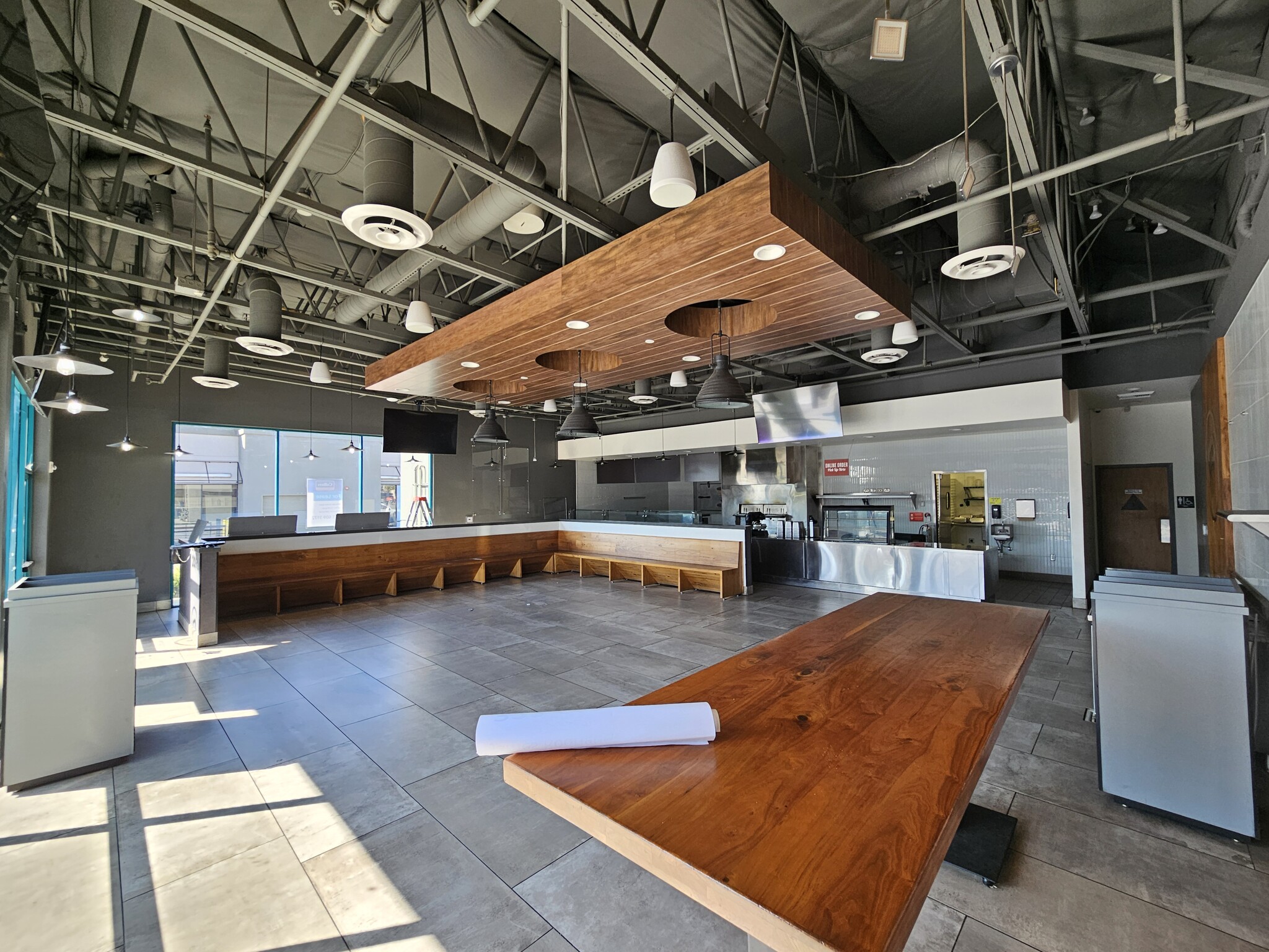 2000-2276 S Atlantic Blvd, Monterey Park, CA à louer Photo intérieure– Image 1 sur 7