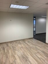 1755 Wittington Pl, Farmers Branch, TX à louer Photo intérieure– Image 2 sur 5