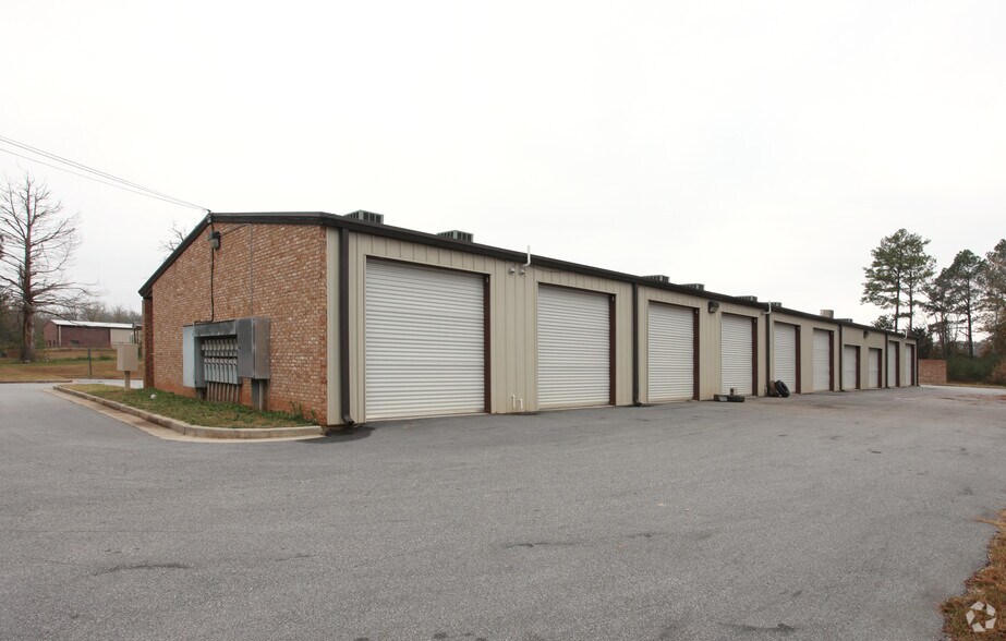 640 Atlanta St, Barnesville, GA à vendre - Photo de l’immeuble – Image 2 sur 39