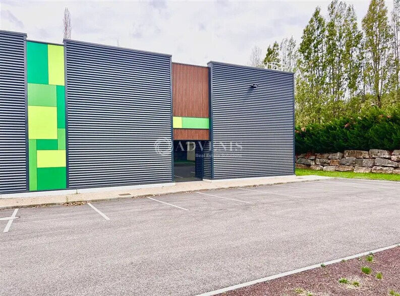 Local commercial dans Anse à vendre - Photo de l’immeuble – Image 2 sur 7