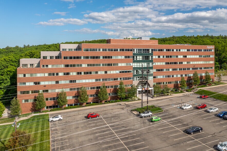 300 Fifth Ave, Waltham, MA à louer - Photo de l’immeuble – Image 1 sur 14
