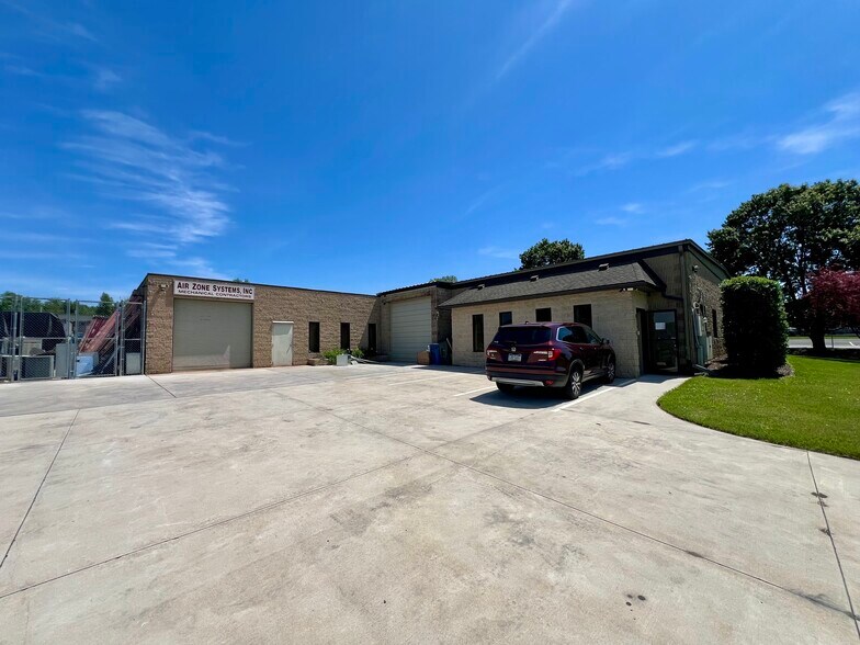 1303 Avondale Rd, New Windsor, MD à vendre - Photo de l’immeuble – Image 1 sur 21