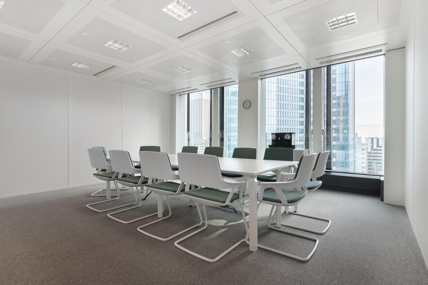 Bureau dans Courbevoie à louer - Photo de l’immeuble – Image 1 sur 10