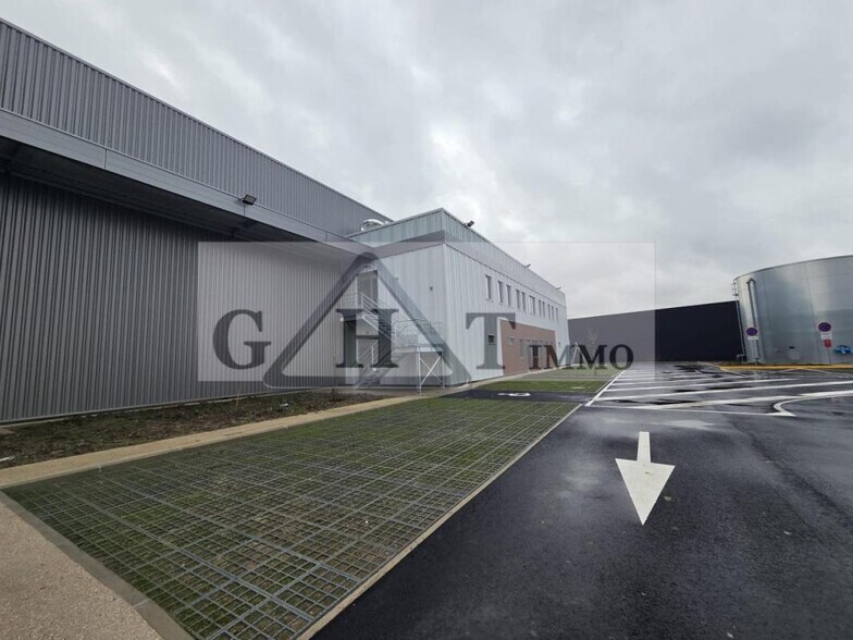 Industriel/Logistique dans Frépillon à louer - Photo de l’immeuble – Image 2 sur 8