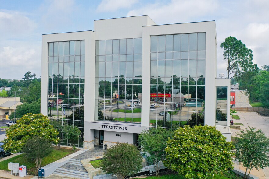 1110 N Loop 336 W, Conroe, TX à louer - Photo de l’immeuble – Image 2 sur 21