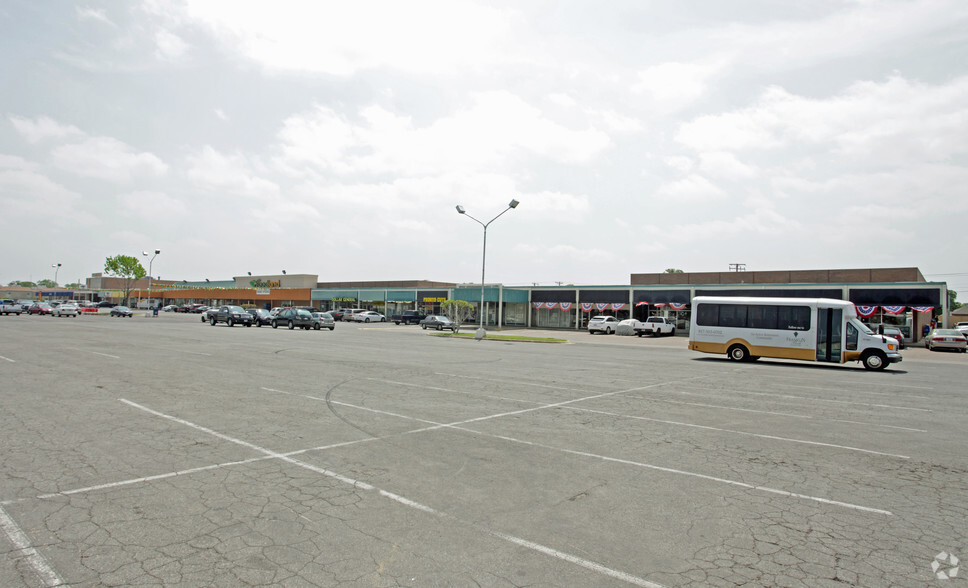 304-514 E Pipeline Rd, Hurst, TX à louer - Photo de l’immeuble – Image 3 sur 3