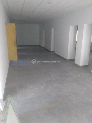 Plus de détails pour Local commercial à vendre