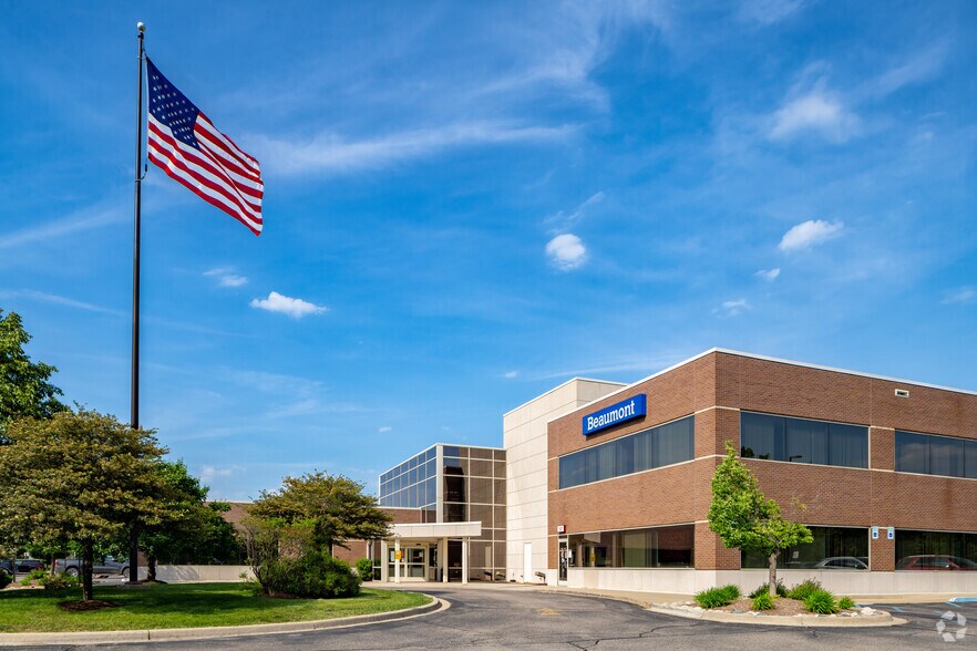 1455 S Lapeer Rd, Lake Orion, MI à louer - Photo de l’immeuble – Image 2 sur 14