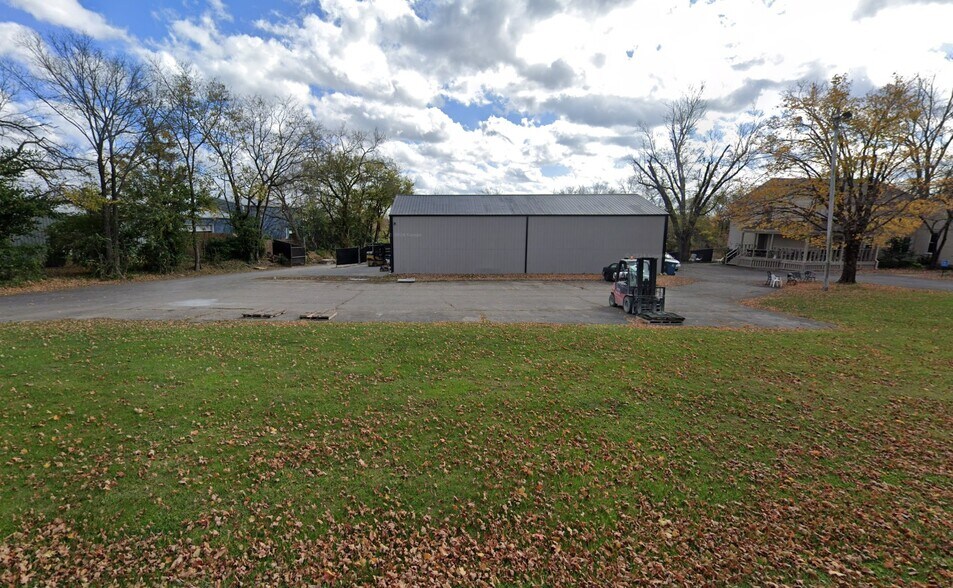 4410 Old Lagrange Rd, Buckner, KY à vendre - Photo de l’immeuble – Image 2 sur 4