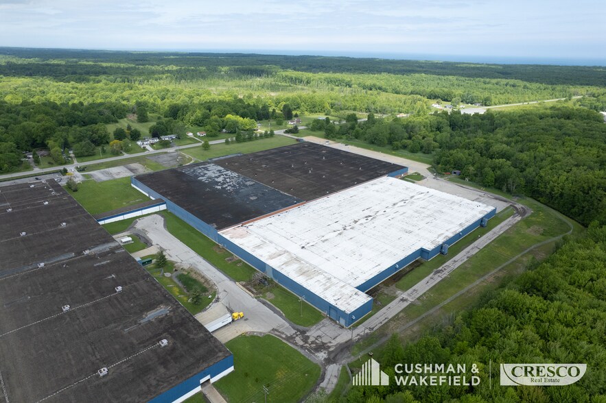 6800 Center Rd, Ashtabula, OH à louer - Photo de l’immeuble – Image 2 sur 11