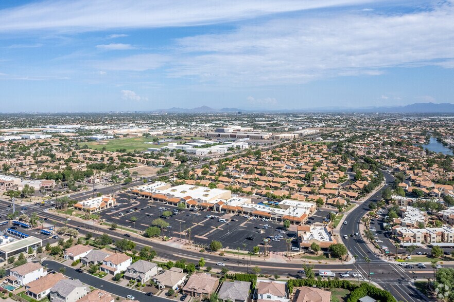 1422-1560 W Warner Rd, Gilbert, AZ à louer - Photo principale – Image 1 sur 9