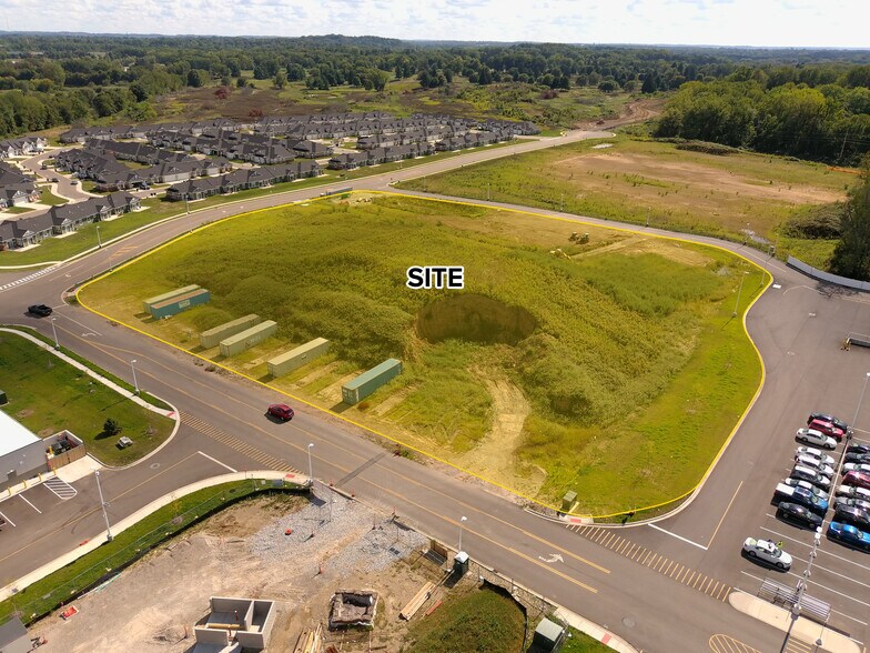 4996 Fulton Dr NW, Canton, OH à vendre - Photo de l’immeuble – Image 3 sur 3