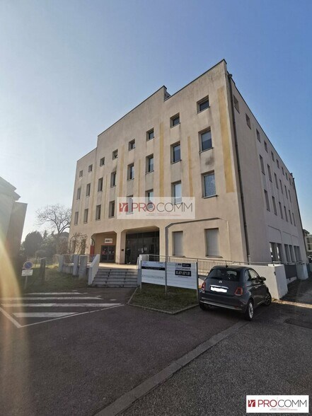 Bureau dans Moulins-lès-Metz à vendre - Photo de l’immeuble – Image 1 sur 3
