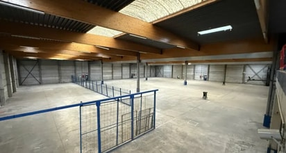 Industriel/Logistique dans Saint-Thibault-des-Vignes à louer Photo intérieure– Image 2 sur 4