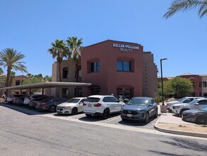 47100 washington St, La Quinta, CA à louer Photo de l’immeuble– Image 1 sur 5