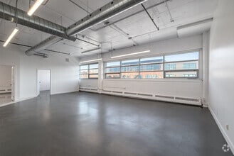 6750 Av de l'Esplanade, Montréal, QC à louer Photo intérieure– Image 2 sur 3