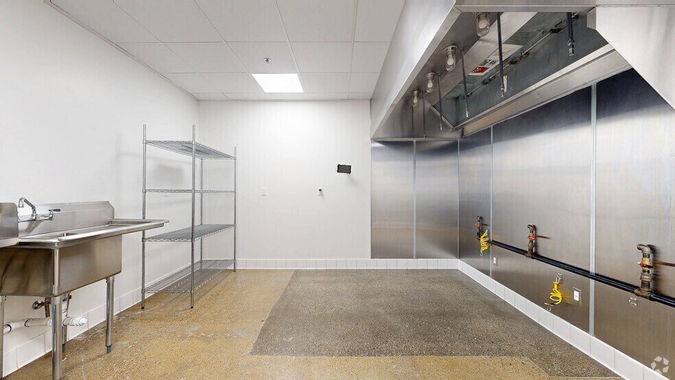 14435 Victory Blvd, Van Nuys, CA à louer - Numérisation 3D Matterport – Image 2 sur 12