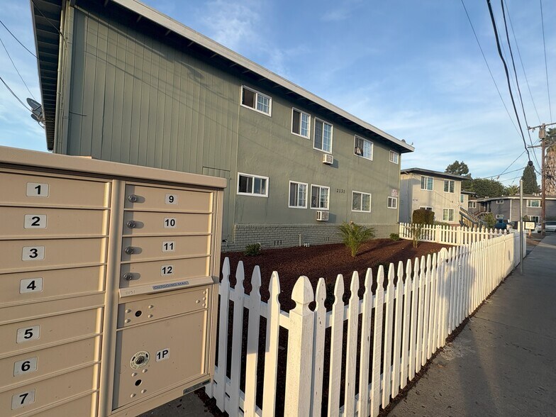 2131 Marlboro Ct, San Jose, CA à vendre - Photo de l’immeuble – Image 3 sur 14