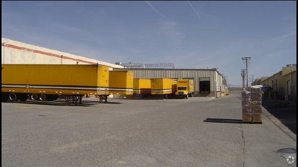 11201 Armour Dr, El Paso, TX à louer - Photo de l’immeuble – Image 3 sur 10