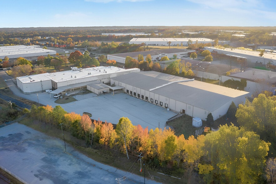 3400 Westinghouse Blvd, Charlotte, NC à louer - Aérien – Image 3 sur 28
