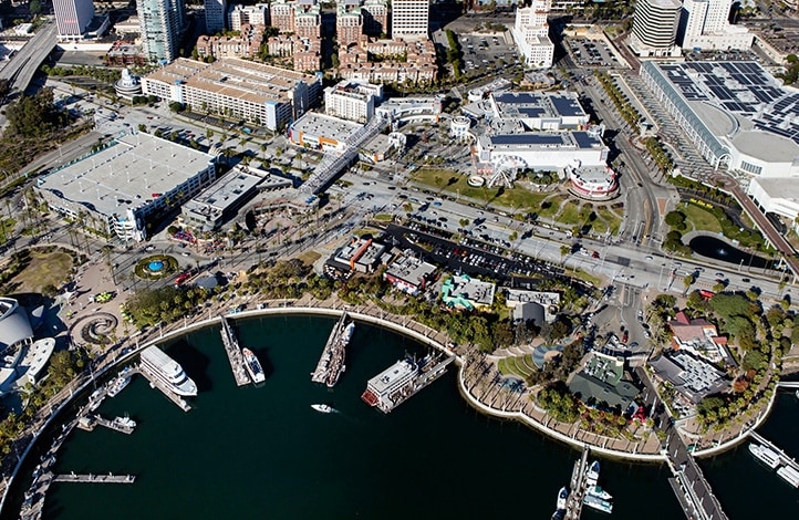 95 S Pine Ave, Long Beach, CA à louer Photo de l’immeuble– Image 1 sur 1